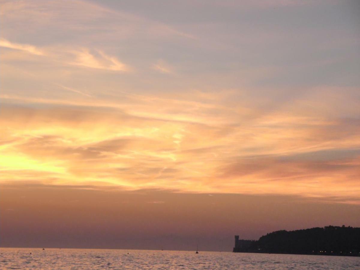 Happy Holidays Welcome Trieste Esterno foto