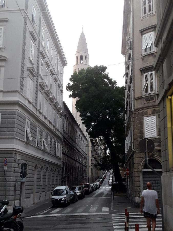 Happy Holidays Welcome Trieste Esterno foto